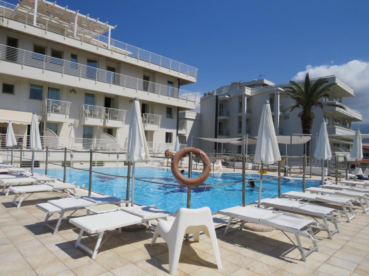 Hotel Joseph Marina di Pietrasanta Buitenkant foto